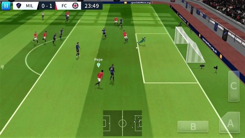 Hình ảnh sân cỏ 4K sắc nét trong bản Dream League Soccer 2019 Mod